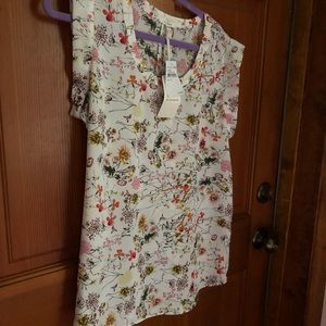Women’s shirt size large